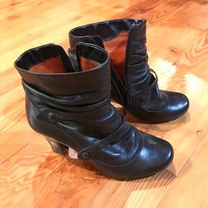 B2 genuine leather heeled boots